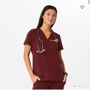 FIGS Casma 3 Pocket Scrub Burgundy Top Size XL